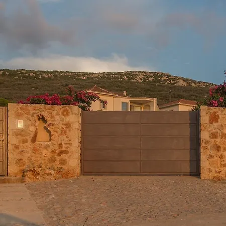 Pyleanblue Villa *